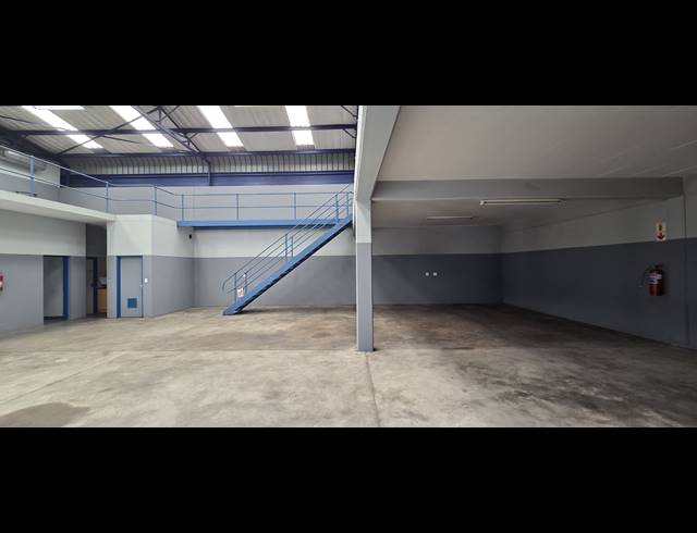 360M² WAREHOUSE TO LET IN RIVERSIDE PARK